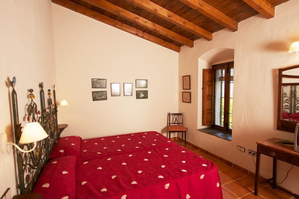 Palacio Viejo De Las Corchuelas Torrejón el Rubio Zimmer foto