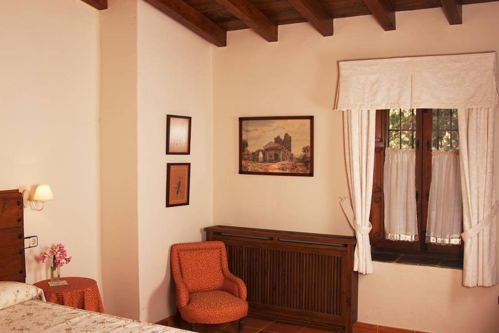 Palacio Viejo De Las Corchuelas Torrejón el Rubio Exterior foto