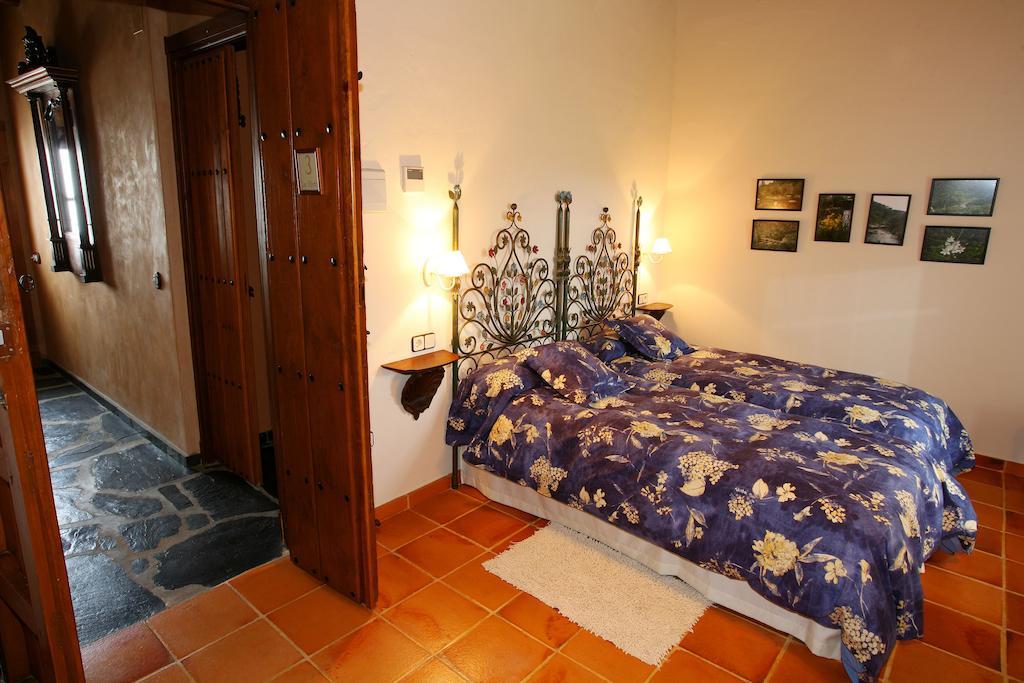 Palacio Viejo De Las Corchuelas Torrejón el Rubio Zimmer foto