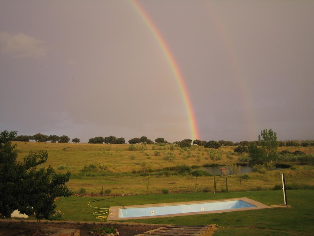 Palacio Viejo De Las Corchuelas Torrejón el Rubio Zimmer foto